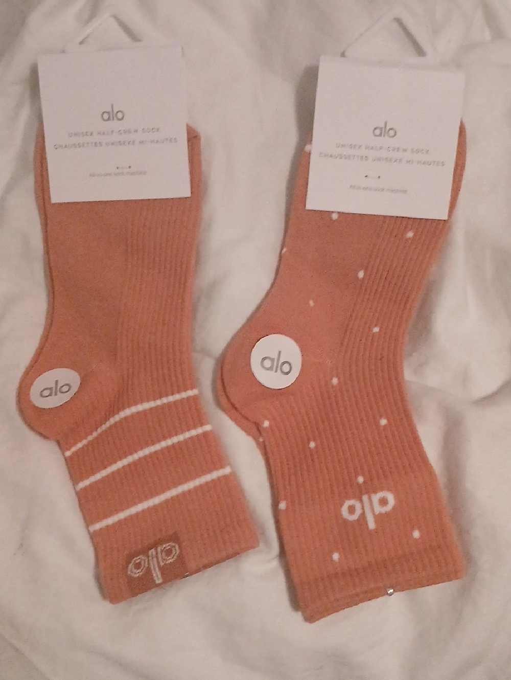 ALO Yoga Womens Crew Socks in Terracotta (2-Pack).